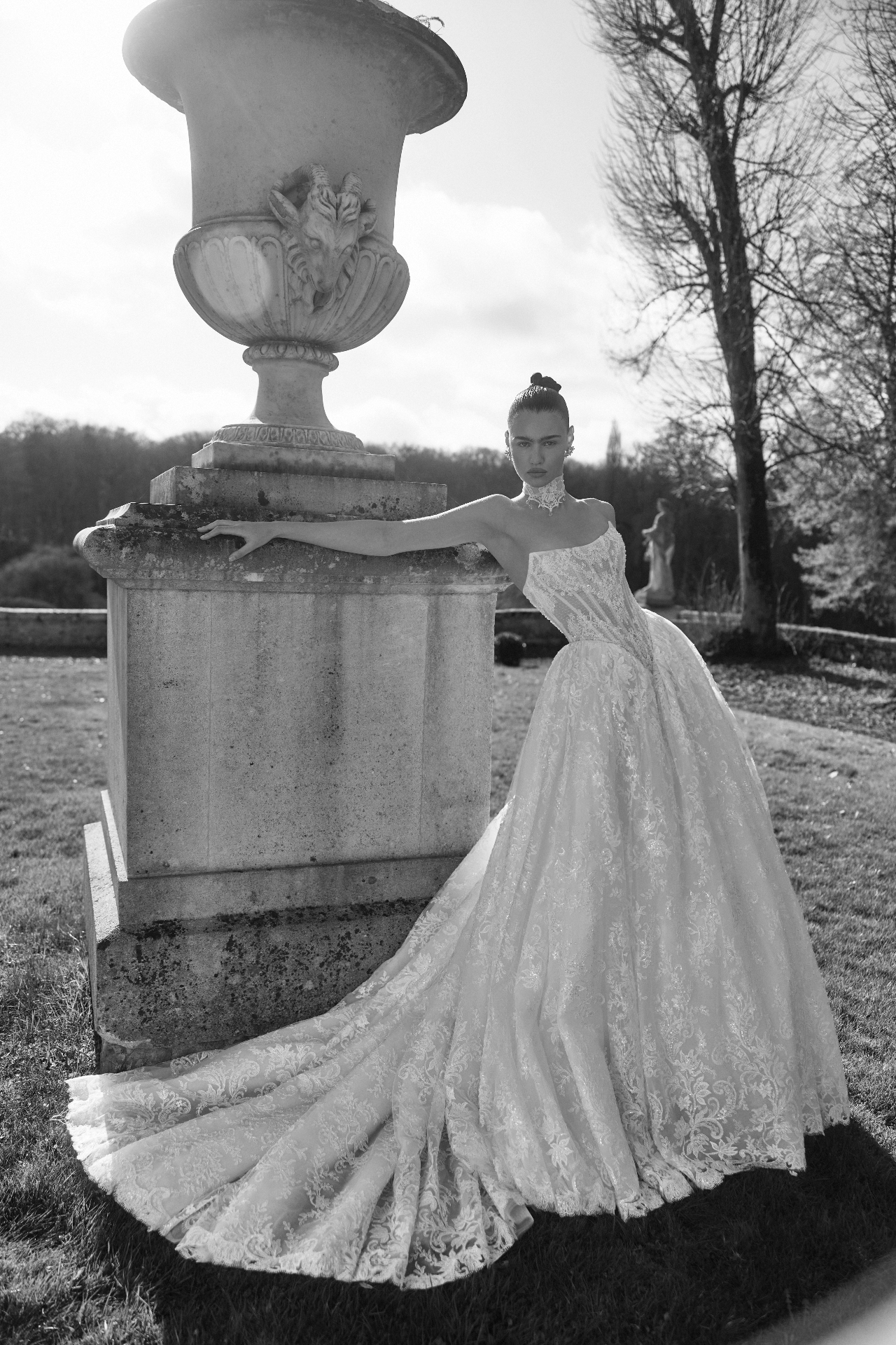 Bride in an intricately embroidered gown — WONÁ Concept × Eva Lendel